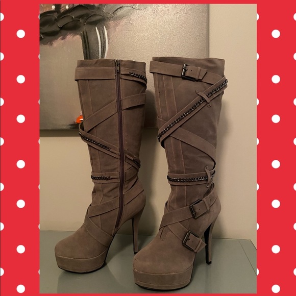 Wild Pair Shoes - Belted & Chain Stiletto Suede Boot 👢